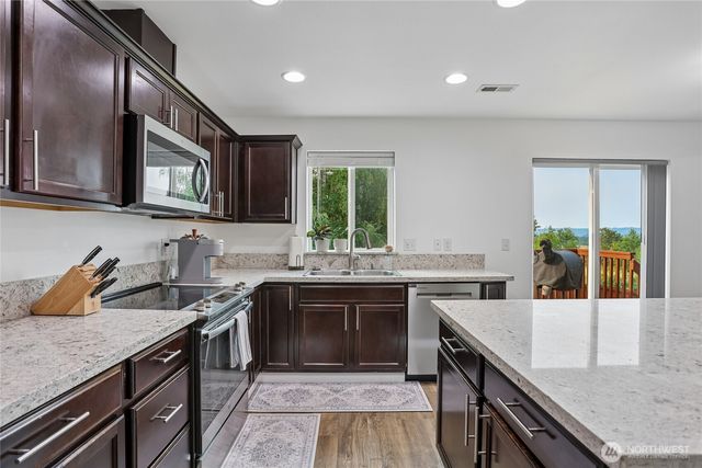 7012 18th Place SE, Lake Stevens, WA 98258