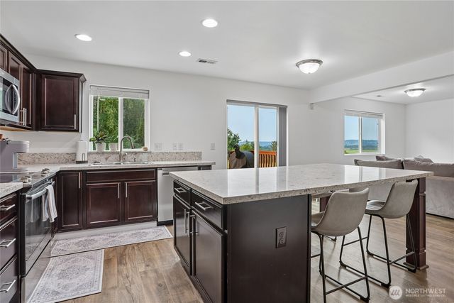 7012 18th Place SE, Lake Stevens, WA 98258