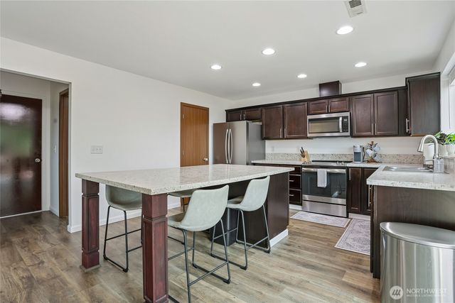 7012 18th Place SE, Lake Stevens, WA 98258