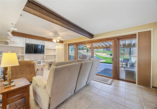 113 Cassia Dr, Jefferson Hills, PA 15025