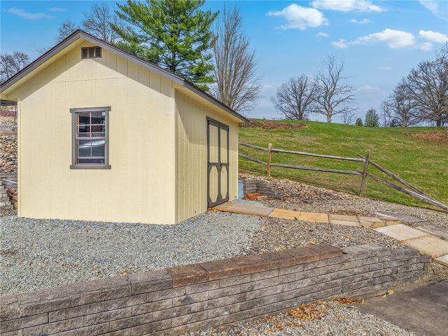 113 Cassia Dr, Jefferson Hills, PA 15025