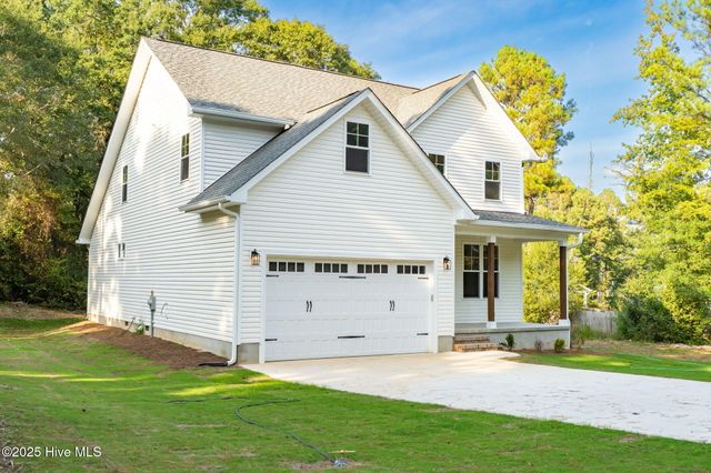 205 Cameron Avenue, Vass, NC 28394