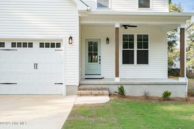 205 Cameron Avenue, Vass, NC 28394