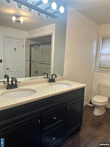24 Falls Bridge Drive, Totowa, NJ 07512