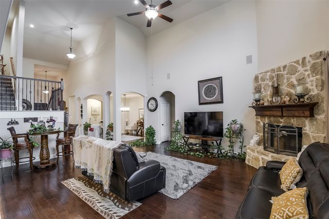 2701 Elmwood Drive, Burleson, TX 76028