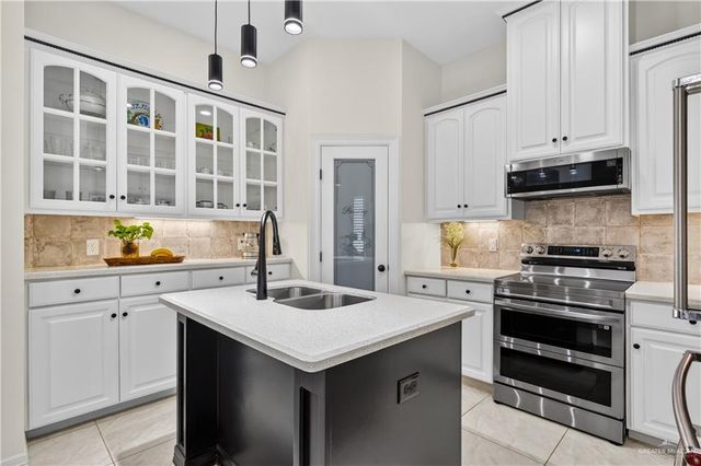 3301 E Barkley Street, Edinburg, TX 78542