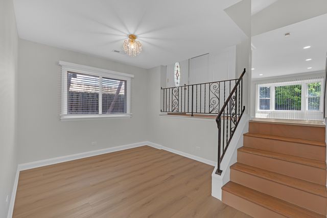 1132 Brighton Place, Glen Ellyn, IL 60137