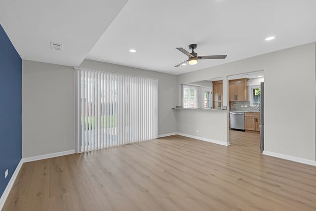 1132 Brighton Place, Glen Ellyn, IL 60137