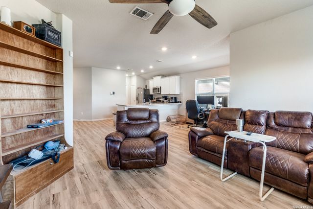 5722 Leisure, Converse, TX 78109