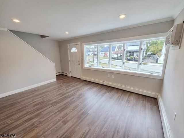 533 S Park Dr, Perth Amboy City, NJ 08861