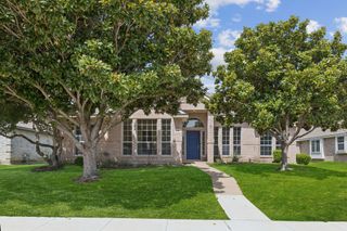 1726 Crosshaven Drive, Lewisville, TX 75077