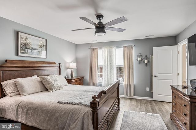 1 TAVERN LN, Sicklerville, NJ 08081