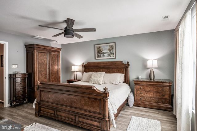 1 TAVERN LN, Sicklerville, NJ 08081