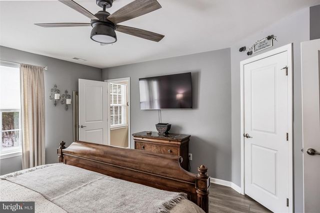 1 TAVERN LN, Sicklerville, NJ 08081