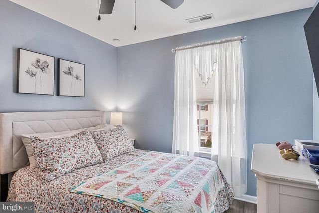 1 TAVERN LN, Sicklerville, NJ 08081