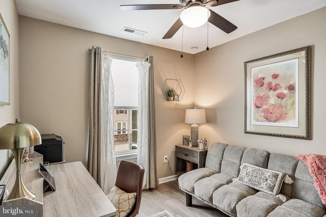 1 TAVERN LN, Sicklerville, NJ 08081