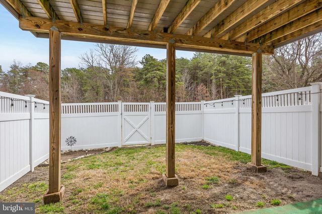 1 TAVERN LN, Sicklerville, NJ 08081