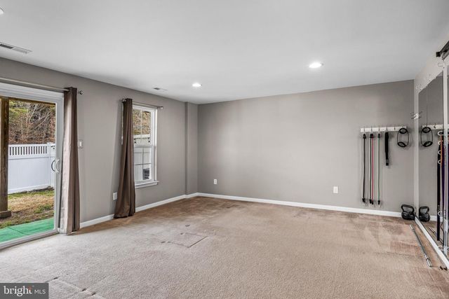 1 TAVERN LN, Sicklerville, NJ 08081