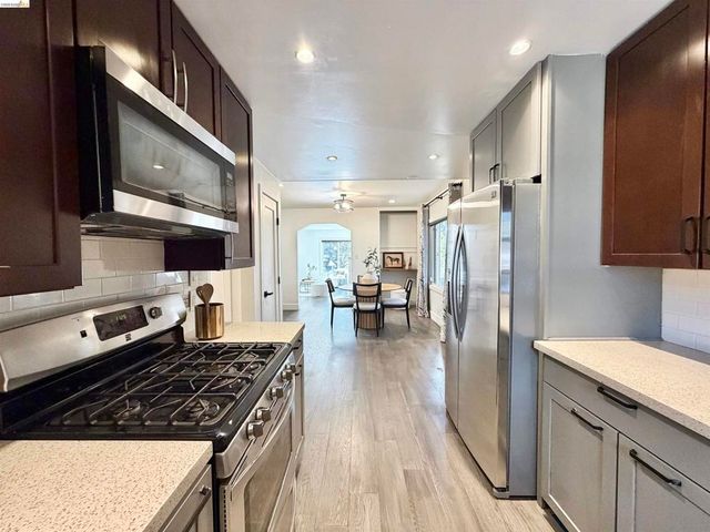 2521 24Th Ave, Oakland, CA 94601