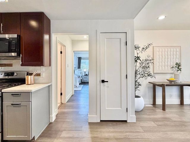 2521 24Th Ave, Oakland, CA 94601