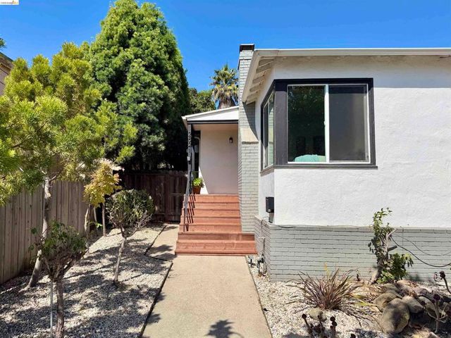 2521 24Th Ave, Oakland, CA 94601