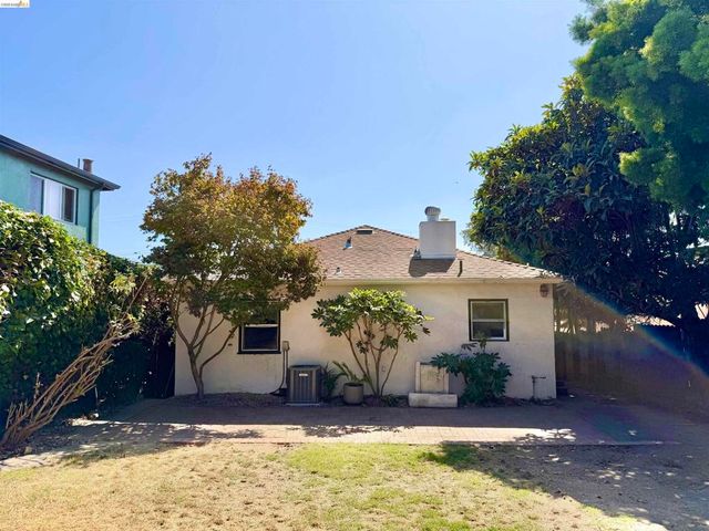 2521 24Th Ave, Oakland, CA 94601