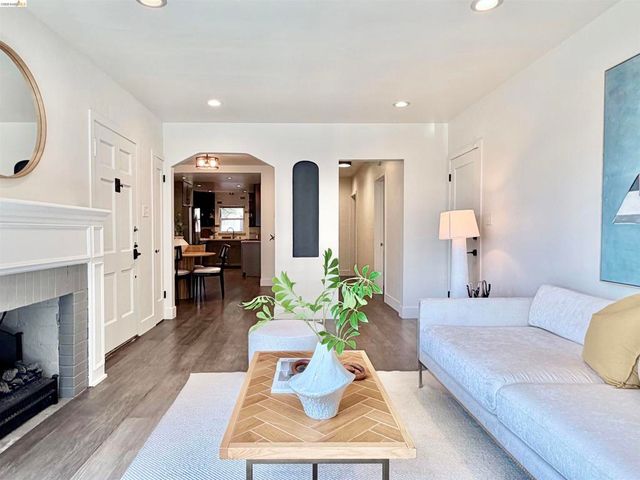 2521 24Th Ave, Oakland, CA 94601