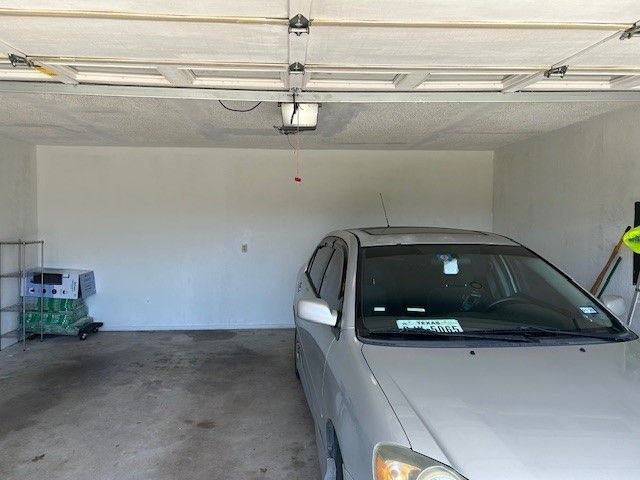 3901 W Country Club Drive, Irving, TX 75038
