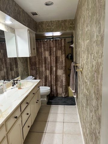 3901 W Country Club Drive, Irving, TX 75038