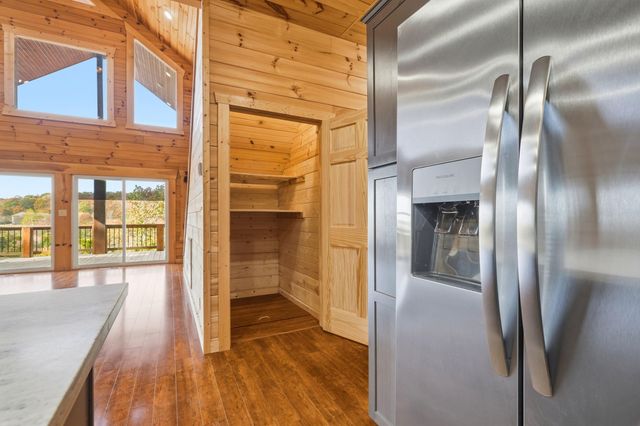 395 Canyon Parkway, Branson, MO 65616