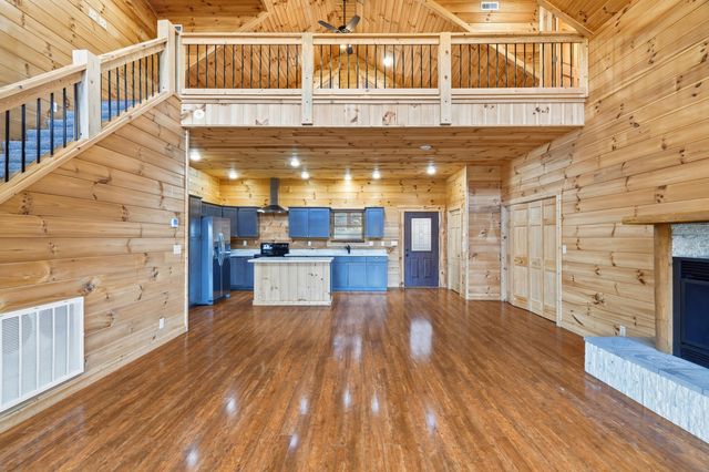 395 Canyon Parkway, Branson, MO 65616