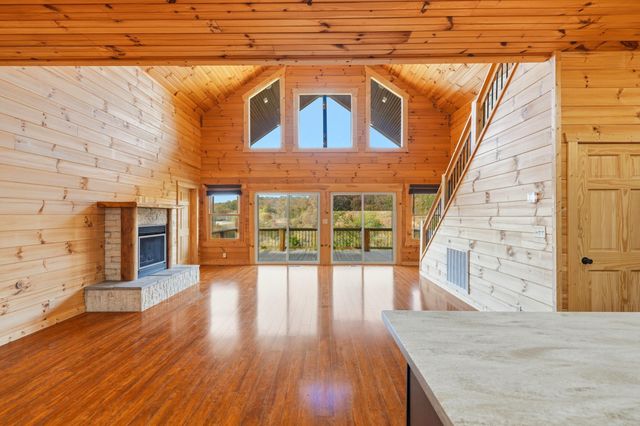 395 Canyon Parkway, Branson, MO 65616