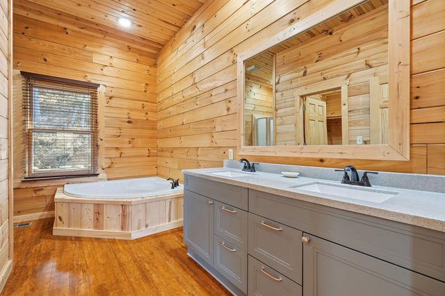 395 Canyon Parkway, Branson, MO 65616