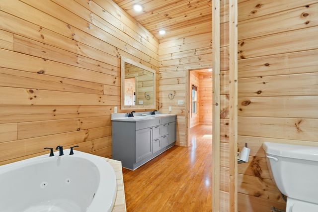 395 Canyon Parkway, Branson, MO 65616