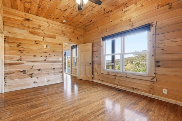 395 Canyon Parkway, Branson, MO 65616