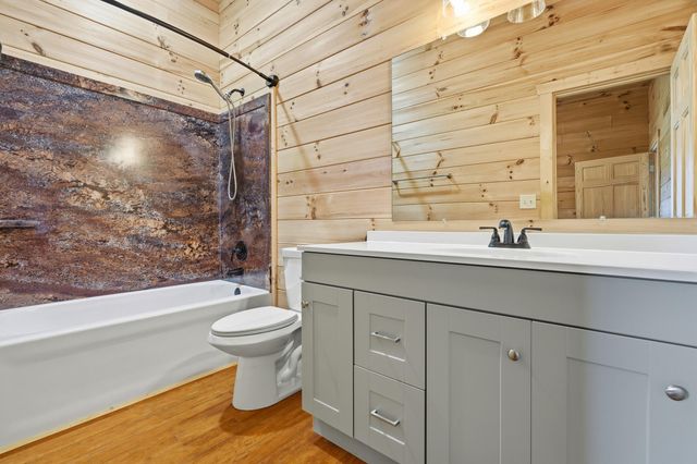 395 Canyon Parkway, Branson, MO 65616