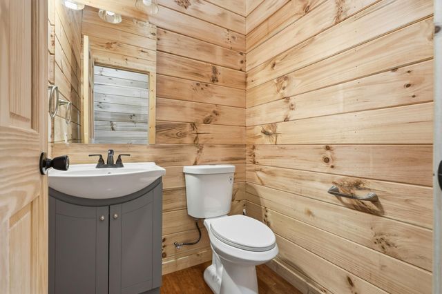 395 Canyon Parkway, Branson, MO 65616