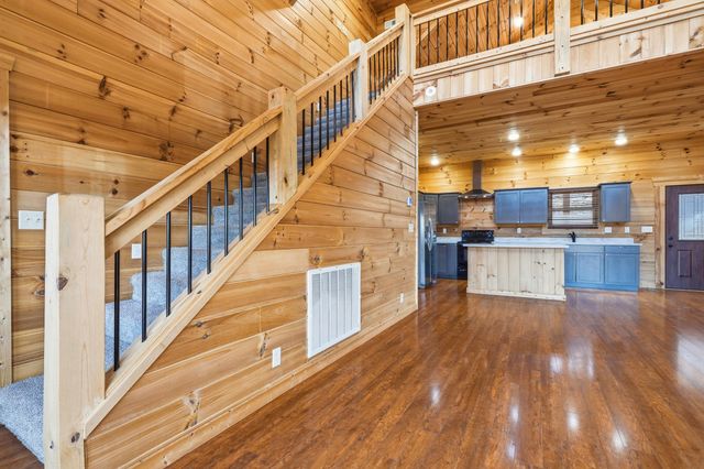 395 Canyon Parkway, Branson, MO 65616