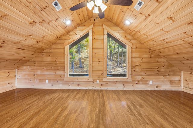 395 Canyon Parkway, Branson, MO 65616