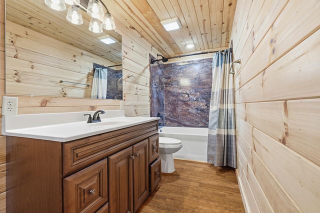 395 Canyon Parkway, Branson, MO 65616