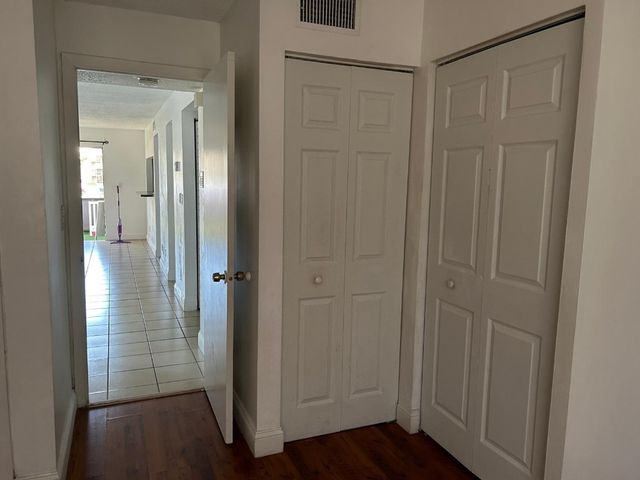 3252 Foxcroft Road 101, Miramar, FL 33025