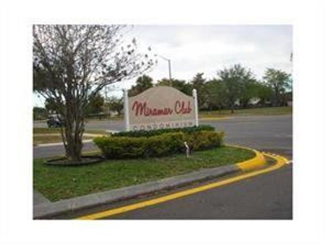 3252 Foxcroft Road 101, Miramar, FL 33025