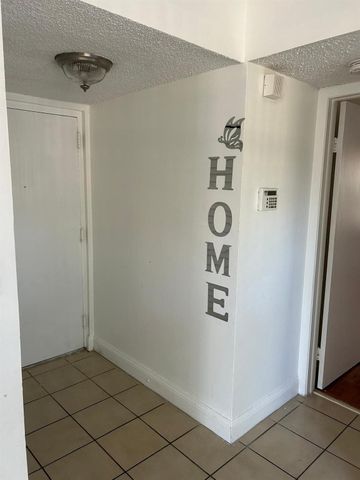 3252 Foxcroft Road 101, Miramar, FL 33025