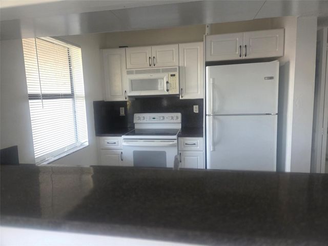 3252 Foxcroft Road 101, Miramar, FL 33025