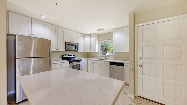 2425 ASPINWALL STREET 2425, Sarasota, FL 34237