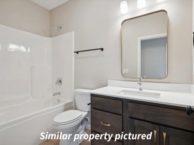 677 Maclan Court, Iowa City, IA 52246