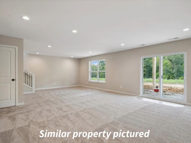 677 Maclan Court, Iowa City, IA 52246