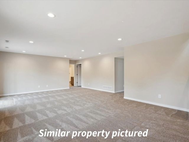 677 Maclan Court, Iowa City, IA 52246