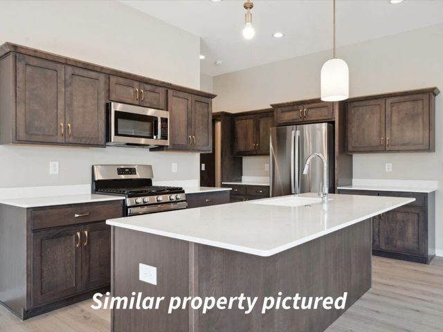 677 Maclan Court, Iowa City, IA 52246