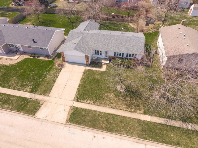 1312 Nicki Drive, Bloomington, IL 61704